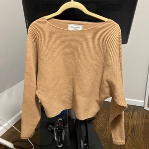 Abercrombie & Fitch beige pull over sweater